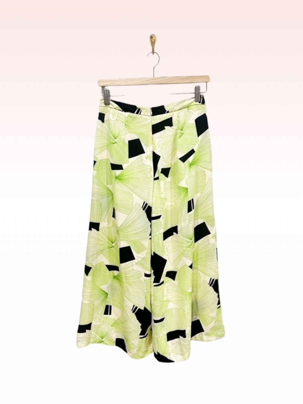 ASTR Ankle Flowy Leaf Print Green And Black Relaxed Pants (Sz S)